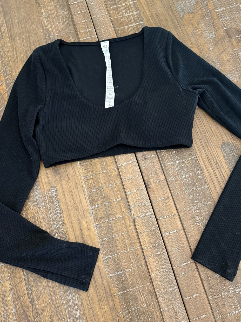 ALO Yoga Black Ribbed Long Sleeve Scoop Crop Top